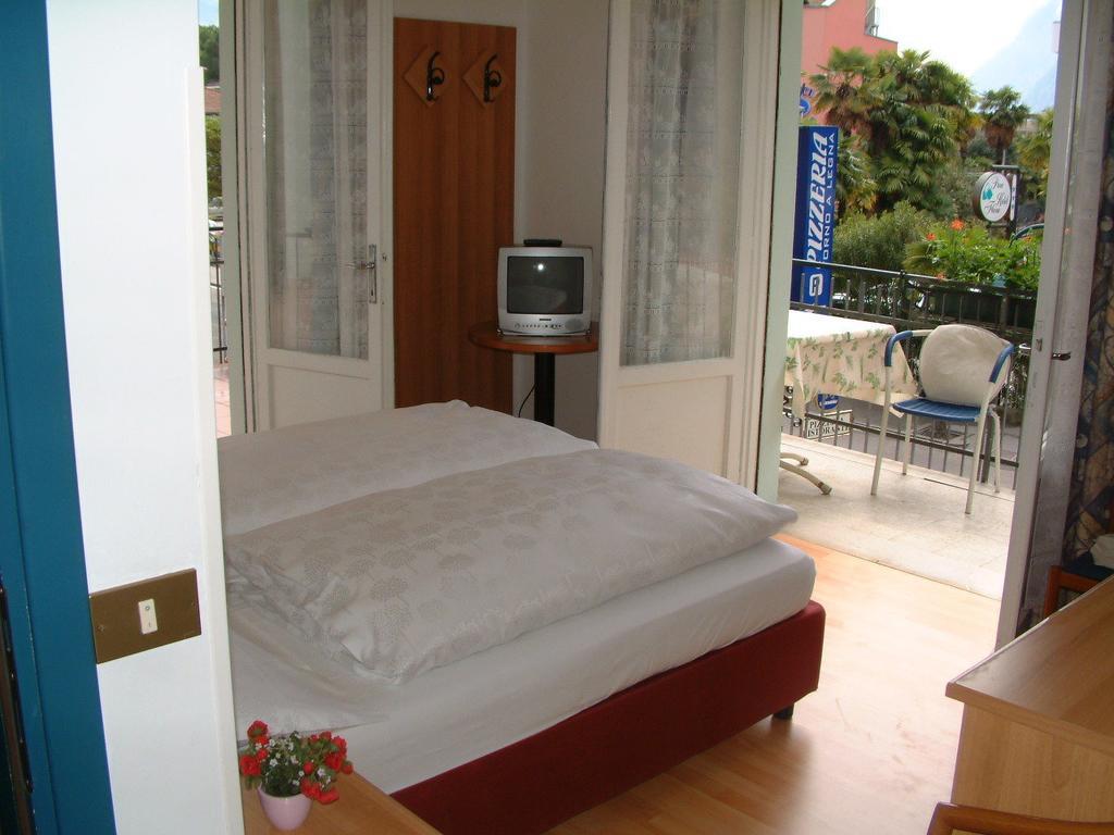 Hotel Rialto Riva del Garda Camera foto