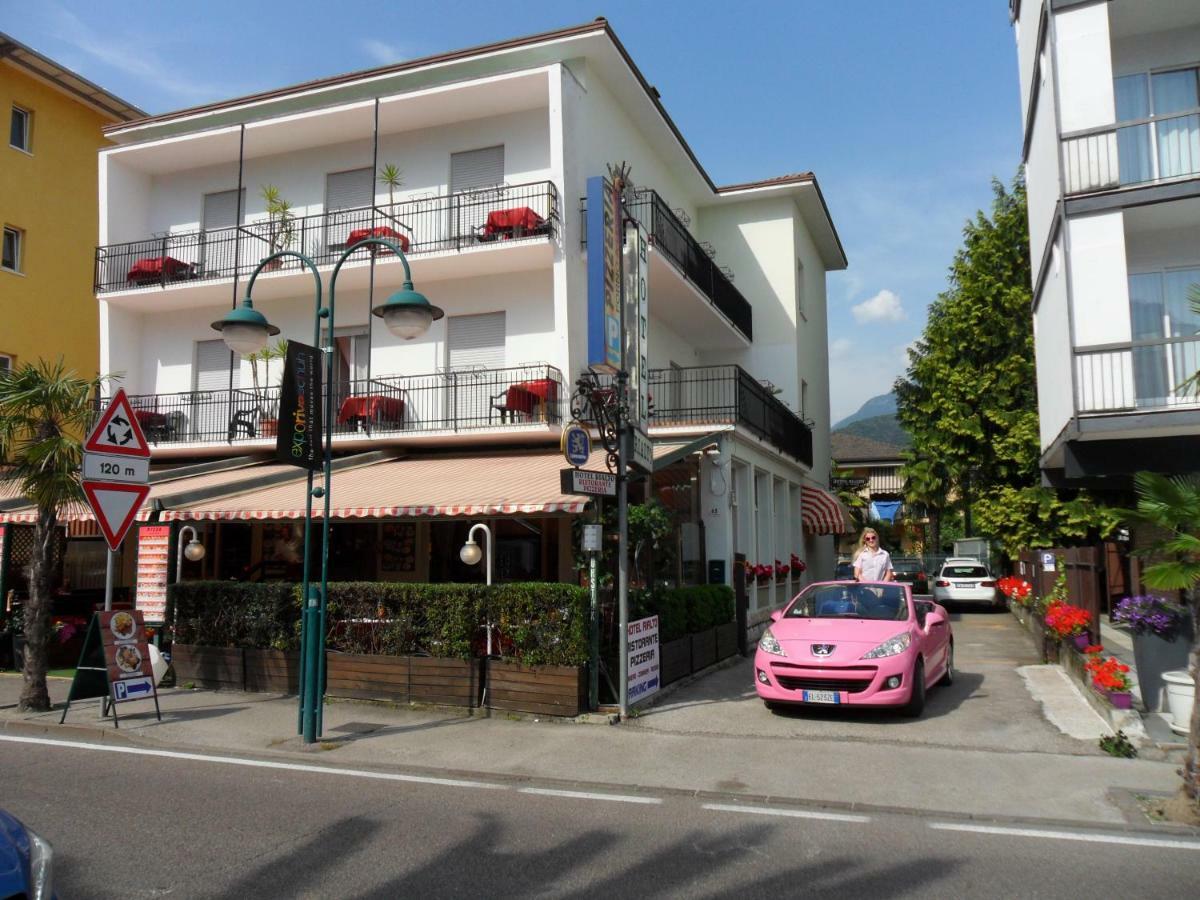 Hotel Rialto Riva del Garda Esterno foto