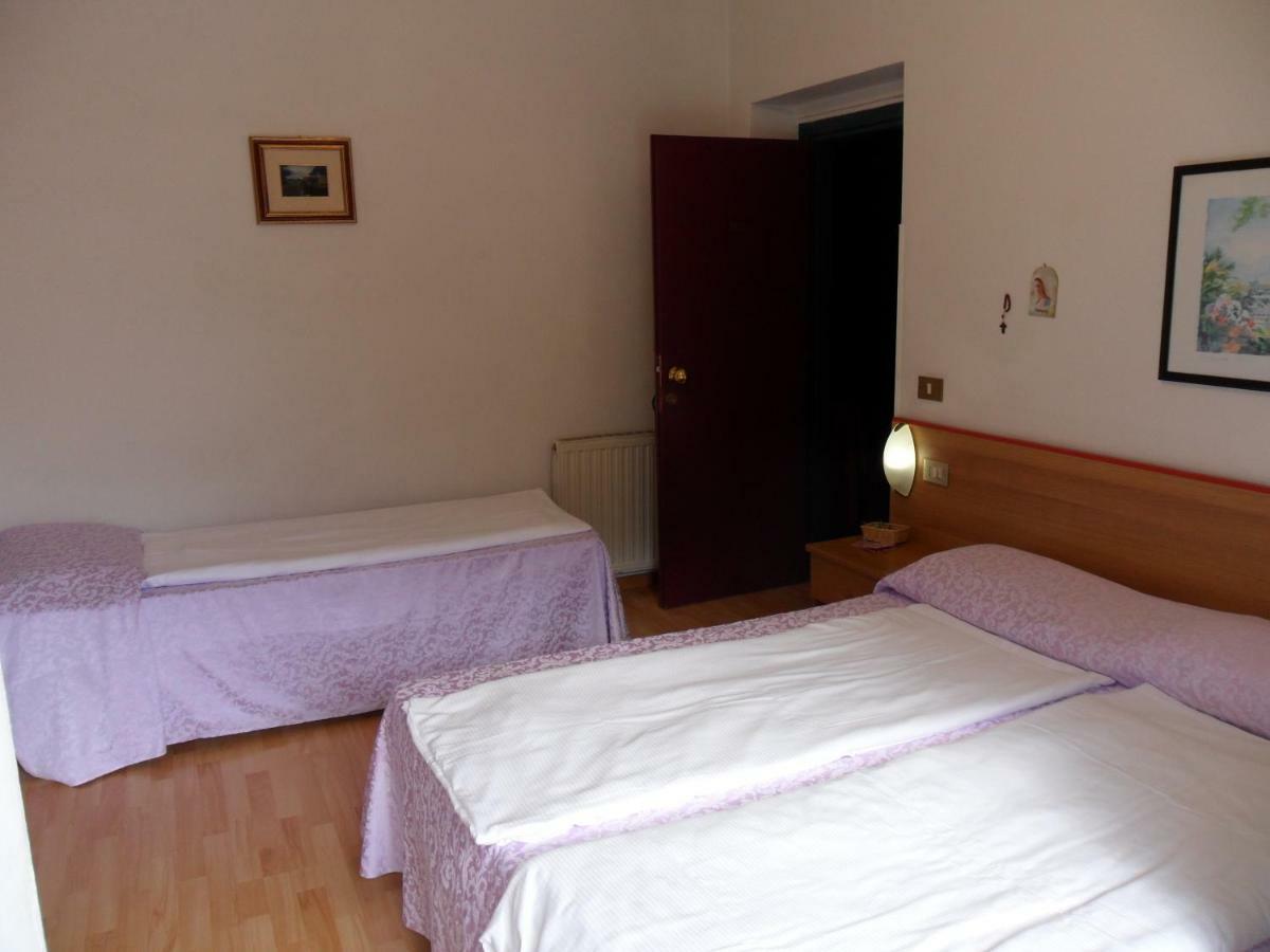 Hotel Rialto Riva del Garda Esterno foto